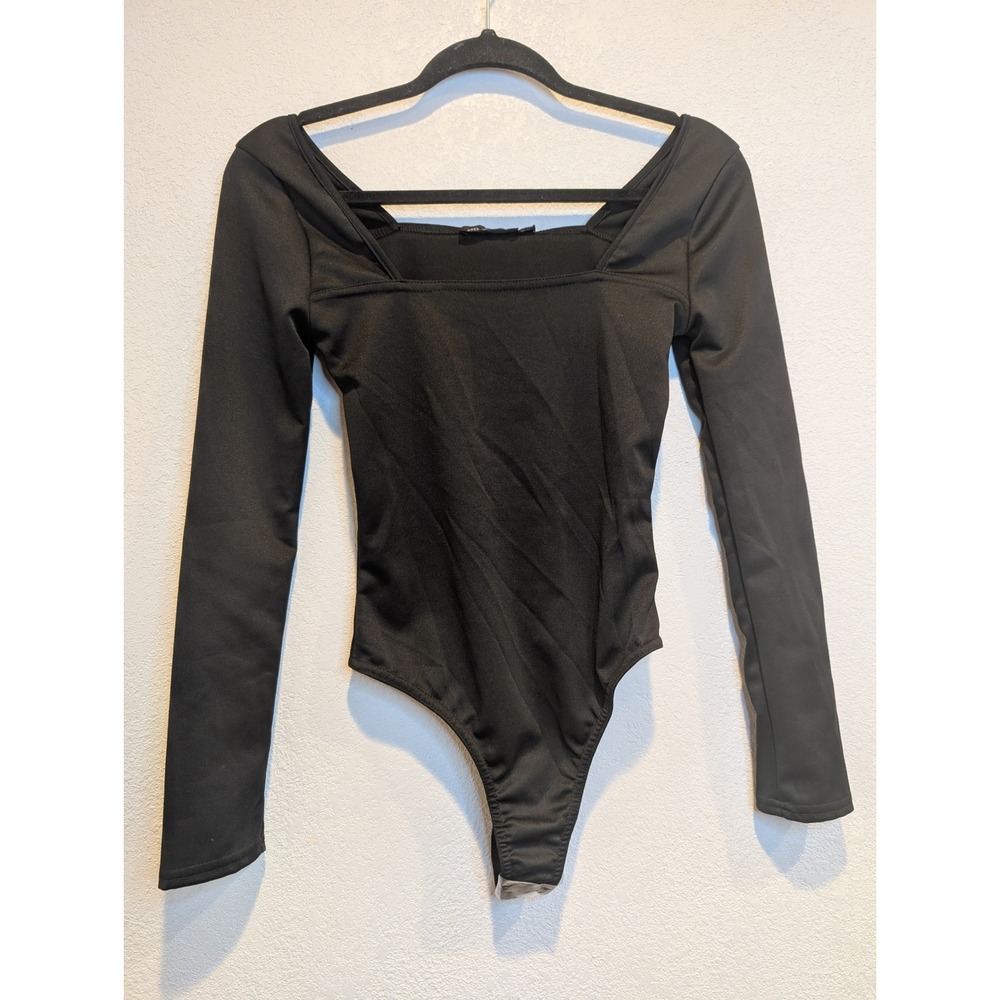 PrettyLittleThing Bodysuit Square Neck Long Sleeve Black Top Size 4 0224‎